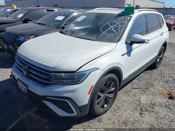 3VV3B7AX4NM080484 — 2022 Volkswagen Tiguan, фото 2 с аукциона IAAI 11.10.2026, Передняя часть справа