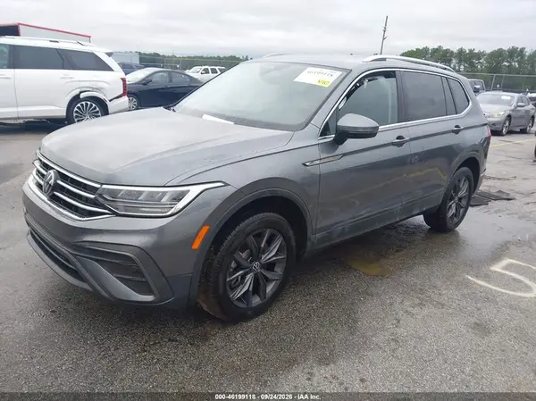 3VV3B7AX6NM011893 — 2022 Volkswagen Tiguan, фото 2 с аукциона IAAI, Правый бок