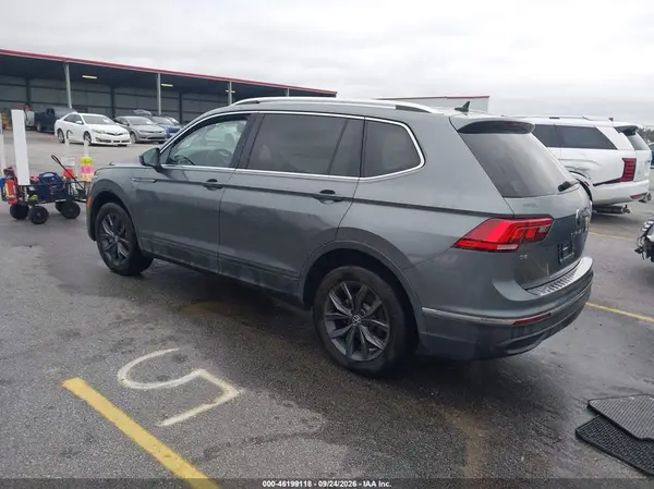 3VV3B7AX6NM011893 — 2022 Volkswagen Tiguan, фото 3 с аукциона IAAI, Правый бок