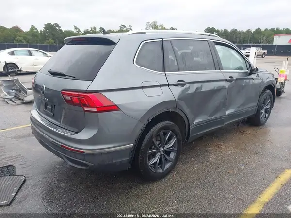 3VV3B7AX6NM011893 — 2022 Volkswagen Tiguan, фото 4 с аукциона IAAI, Правый бок