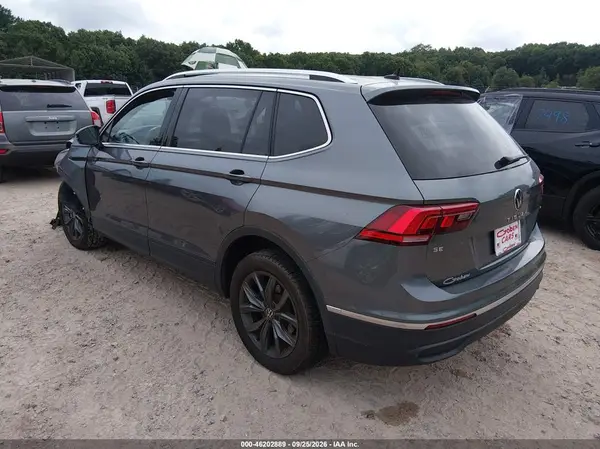 3VV2B7AX0NM107417 — 2022 Volkswagen Tiguan, фото 3 с аукциона IAAI, Передняя часть слева