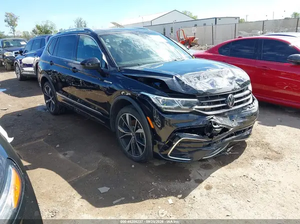 3VV4B7AX8NM112812 — 2022 Volkswagen Tiguan, Передняя часть (Front End), фото до ремонта