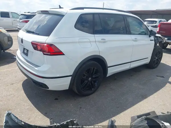 3VVCB7AXXNM040071 — 2022 Volkswagen Tiguan, фото 4 с аукциона IAAI, Передняя часть