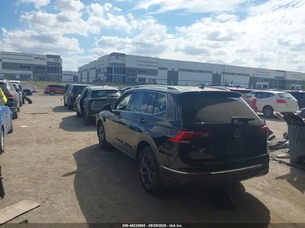 3VV3B7AX5NM113640 — 2022 Volkswagen Tiguan, фото 3 с аукциона IAAI, Передняя часть