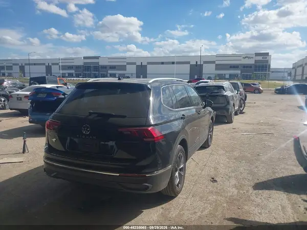 3VV3B7AX5NM113640 — 2022 Volkswagen Tiguan, фото 4 с аукциона IAAI, Передняя часть