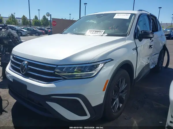3VV3B7AX7PM105946 — 2023 Volkswagen Tiguan, фото 2 с аукциона IAAI, Левый бок