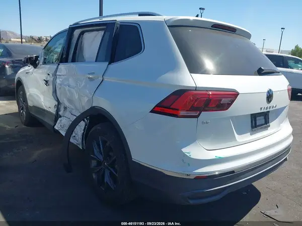 3VV3B7AX7PM105946 — 2023 Volkswagen Tiguan, фото 3 с аукциона IAAI, Левый бок