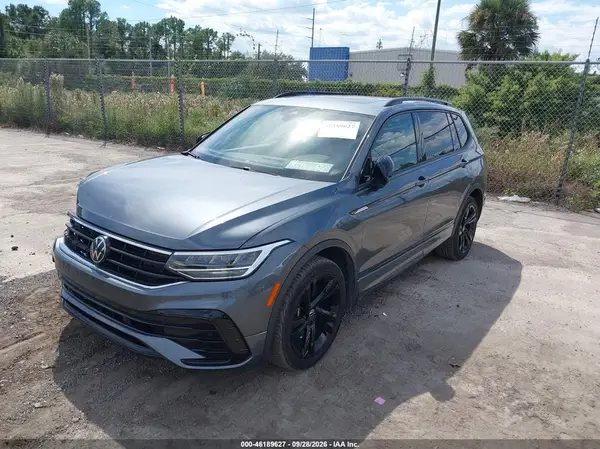 3VVCB7AX1PM022397 — 2023 Volkswagen Tiguan, фото 2 с аукциона IAAI, Правый бок