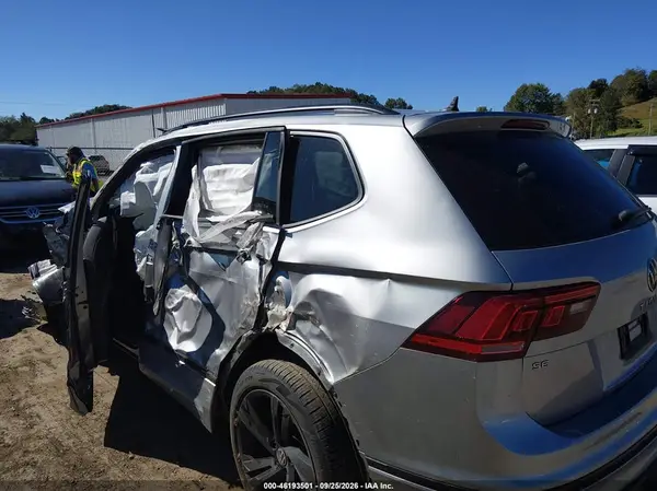 3VV8B7AX4PM015823 — 2023 Volkswagen Tiguan, фото 3 с аукциона IAAI, Левый бок