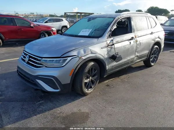 3VVNB7AX7RM035764 — 2024 Volkswagen Tiguan, фото 2 с аукциона IAAI, Опрокидывание