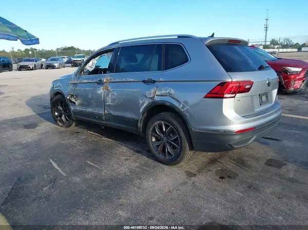 3VVNB7AX7RM035764 — 2024 Volkswagen Tiguan, фото 3 с аукциона IAAI, Опрокидывание