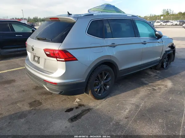 3VVNB7AX7RM035764 — 2024 Volkswagen Tiguan, фото 4 с аукциона IAAI, Опрокидывание