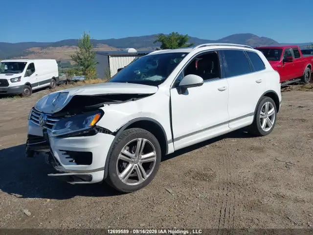 WVGDF9BP3GD010566 — 2016 Volkswagen Touareg Highline/Execline W/Rline, фото 2 с аукциона IAAI 14.10.2026, Передняя часть