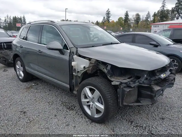 WVGEP9BP1ED012685 Volkswagen Touareg Tdi Lux 2014 — повреждение Передняя часть, фото до ремонта