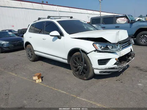 2017 Volkswagen Touareg V6 Wolfsburg Edition VIN WVGRF7BP3HD000146 фото 1