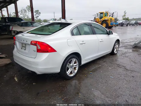 2015 Volvo S60 T5 Premier VIN YV140MFKXF1354493 фото 5