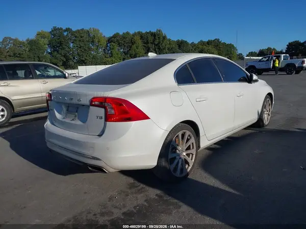 LYV402FM5GB103144 — 2016 Volvo S60, фото 4 с аукциона IAAI 11.10.2026, Передняя часть