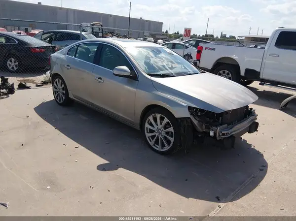 LYV402FK4GB102534 — 2016 Volvo S60, Передняя и задняя части (Front & Rear), фото до ремонта