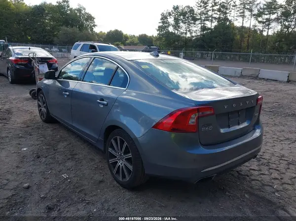 LYV402TK6HB154236 — 2017 Volvo S60, фото 3 с аукциона IAAI, Естественный износ