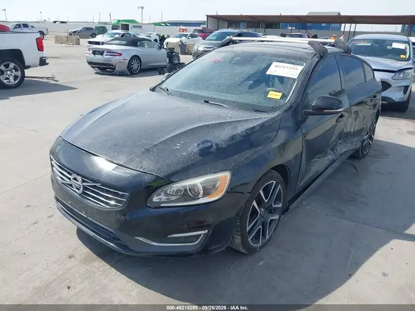 YV126MFL4H2427594 — 2017 Volvo S60, фото 2 с аукциона IAAI, Левый бок