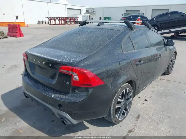 YV126MFL4H2427594 — 2017 Volvo S60, фото 4 с аукциона IAAI, Левый бок