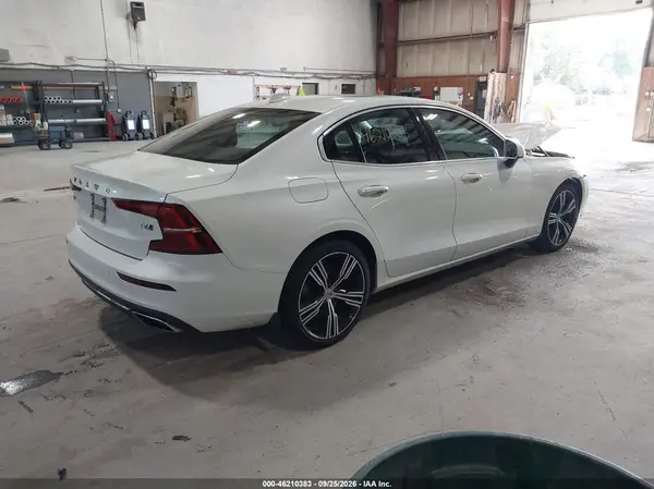 7JRA22TL2MG080643 — 2021 Volvo S60, фото 4 с аукциона IAAI 10.10.2026, Передняя часть