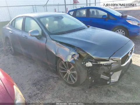 7JR102FK7MG102581 — 2021 Volvo S60, Неизвестные повреждения, фото до ремонта