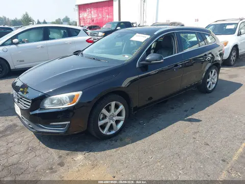 2017 Volvo V60 T5 Premier VIN YV140MEK0H1368651 фото 2
