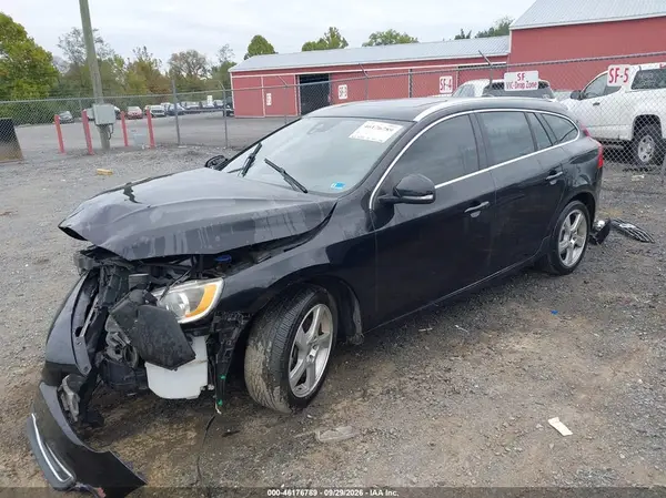 YV140MEK6G1316102 — 2016 Volvo V60, фото 2 с аукциона IAAI, Передняя часть