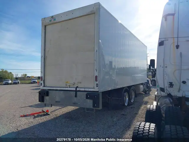 4V5KC9DH2SN679974 — 2025 Volvo VHD64B300, фото 4 с аукциона IAAI 14.10.2026, Опрокидывание