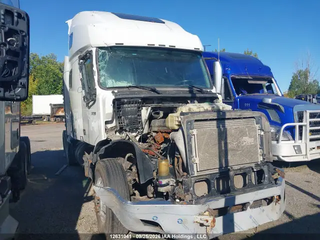 4V4NC9EH3LN241319 — 2020 Volvo Vn L, Опрокидывание (Roll Over), фото до ремонта