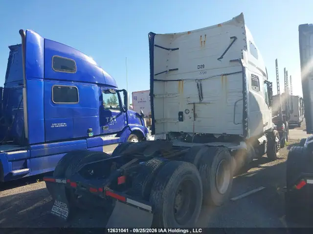 4V4NC9EH3LN241319 — 2020 Volvo Vn L, фото 4 с аукциона IAAI 14.10.2026, Опрокидывание
