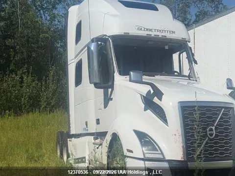 4V4NC9EJ6LN222508 — 2020 Volvo VNL, Roll Over, фото до ремонта