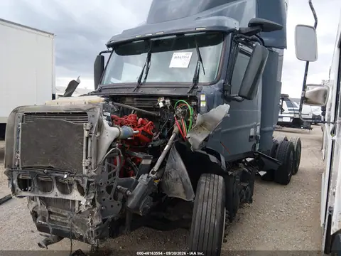 2022 Volvo VNL VIN 4V4NC9UG9NN317671 фото 2