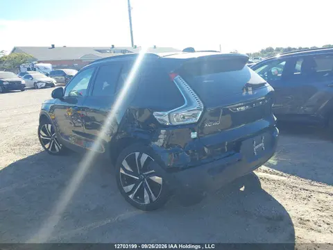 2024 Volvo Xc40 B5 Plus Dark Theme VIN YV4L12UL4R2232190 фото 3