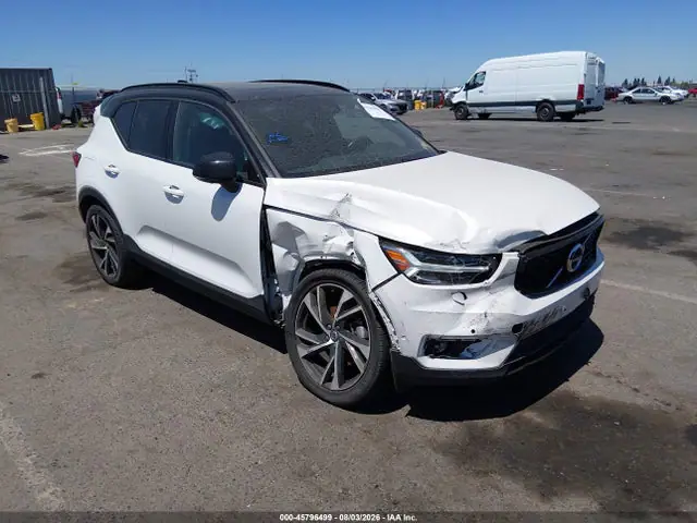 YV4162UM4K2096442 — 2019 Volvo XC40 T5 R-Design, Передняя часть (Front End), фото до ремонта