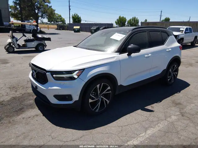 YV4162UM4K2096442 — 2019 Volvo XC40 T5 R-Design, фото 2 с аукциона IAAI 30.09.2026, Передняя часть