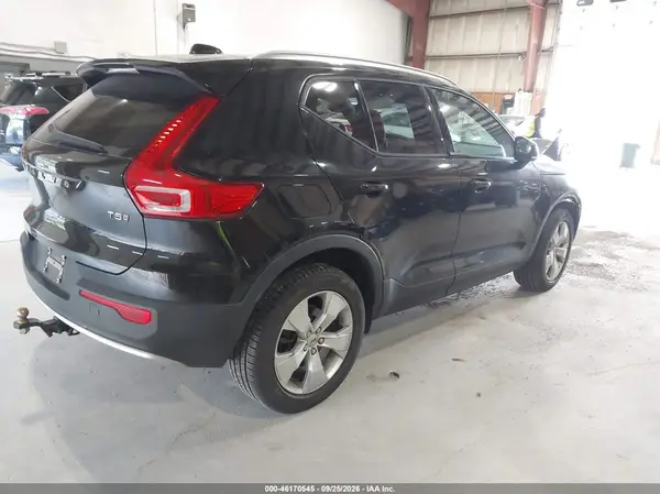 YV4162XZ9K2009495 — 2019 Volvo XC40, фото 4 с аукциона IAAI, Передняя часть слева