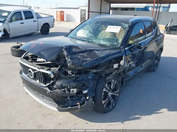 YV4AC2HLXL2336072 — 2020 Volvo XC40, фото 2 с аукциона IAAI, Передняя часть