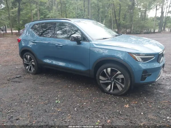YV4L12UW3P2068261 — 2023 Volvo XC40, Левый бок (Left Side), фото до ремонта
