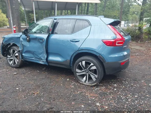 YV4L12UW3P2068261 — 2023 Volvo XC40, фото 3 с аукциона IAAI, Левый бок