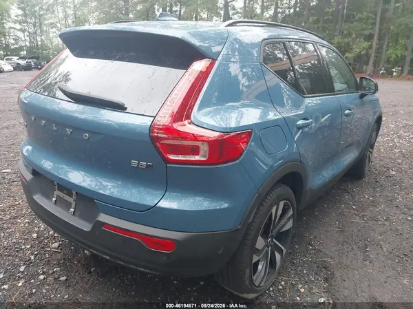 YV4L12UW3P2068261 — 2023 Volvo XC40, фото 4 с аукциона IAAI, Левый бок