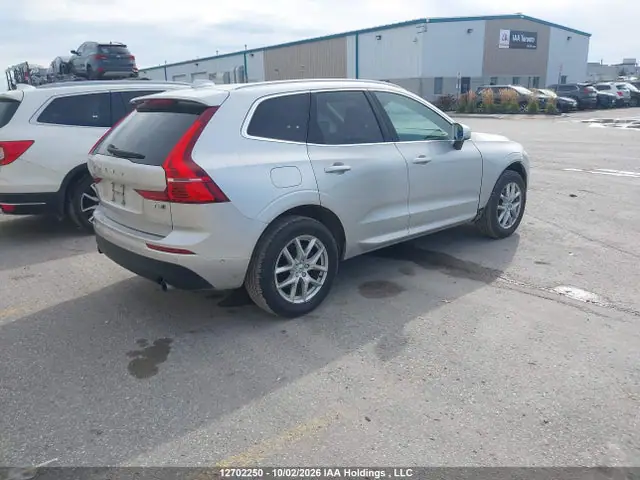 YV4102RK4J1027330 — 2018 Volvo XC60 T5 Momentum, фото 4 с аукциона IAAI 14.10.2026, Передняя часть справа