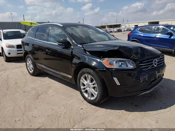 YV440MDK7G2804490 — 2016 Volvo XC60, Передняя часть (Front End), фото до ремонта