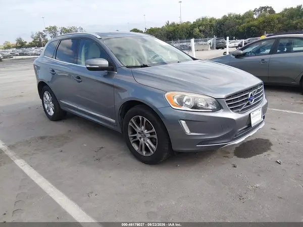 YV4612RK8G2871375 — 2016 Volvo XC60, Естественный износ (Normal Wear & Tear), фото до ремонта