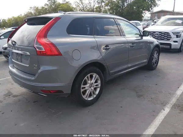 YV4612RK8G2871375 — 2016 Volvo XC60, фото 4 с аукциона IAAI, Естественный износ