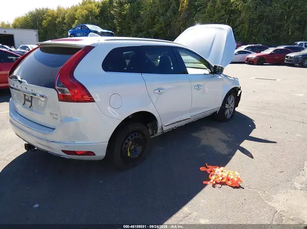 YV4902RK0G2781363 — 2016 Volvo XC60, фото 4 с аукциона IAAI, Передняя часть справа