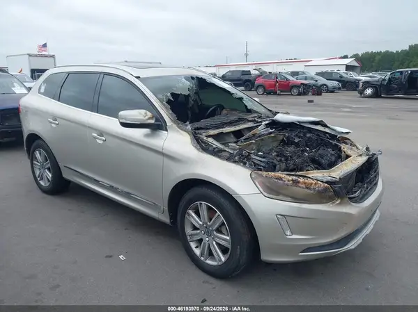 YV440MRU9H2006620 — 2017 Volvo XC60, Пожар двигателя (Engine Burn), фото до ремонта