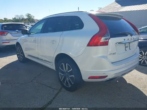 2017 VOLVO XC60 VIN YV449MRR4H2212929 фото 3