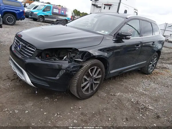 YV449MRR9H2163050 — 2017 Volvo XC60, фото 2 с аукциона IAAI 14.10.2026, Передняя часть слева